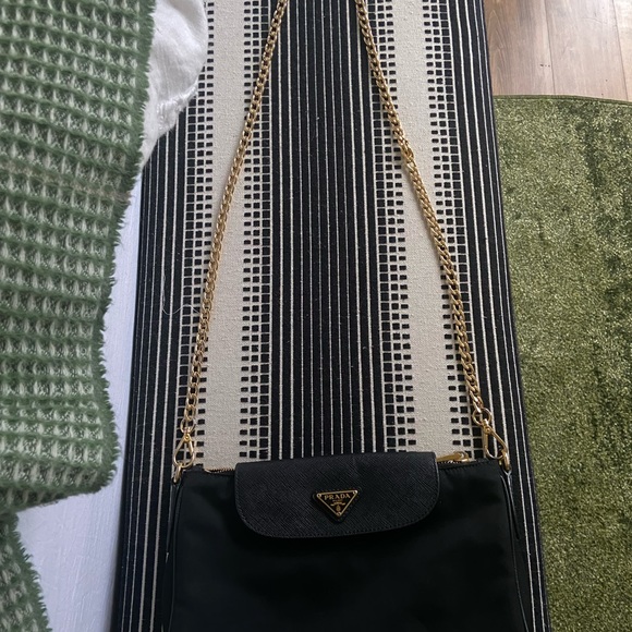 Authentic Prada Black Nylon Saffiano Crossbody - Picture 4 of 7